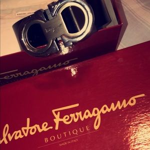 Salvatore ferragamo belt size 32
